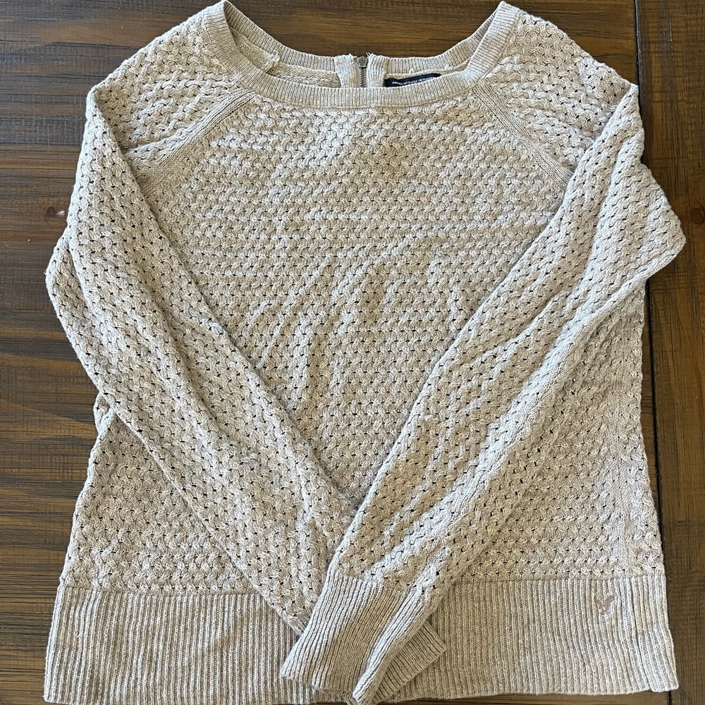 American eagle lightweight sweater